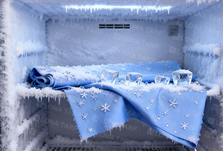 PVC tarpaulin for low-temperature environments